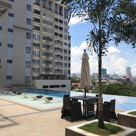 The Persimmon Studios Near Ayala And Sm City Cebu Εξωτερικό φωτογραφία