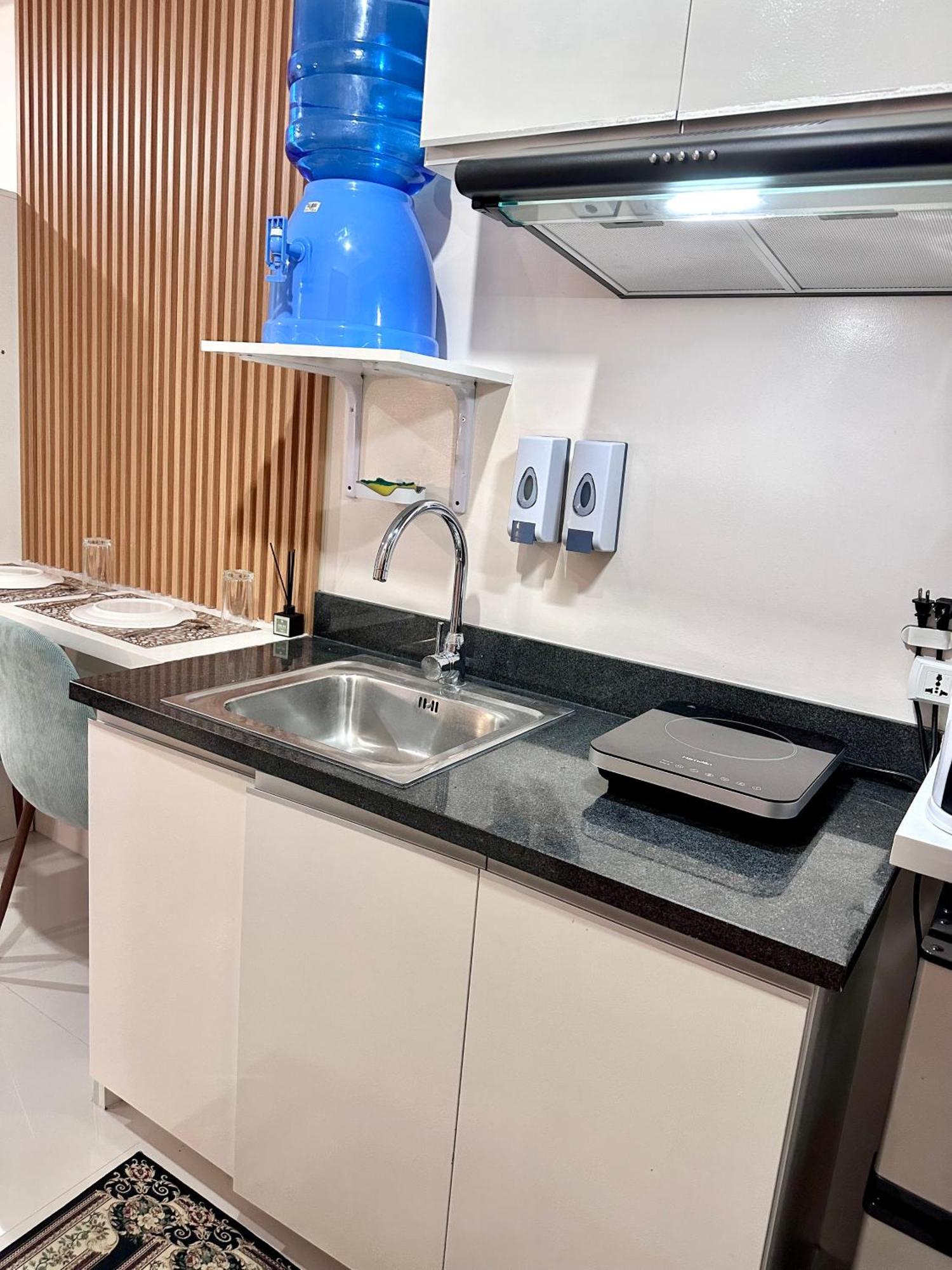 The Persimmon Studios Near Ayala And Sm City Cebu Εξωτερικό φωτογραφία