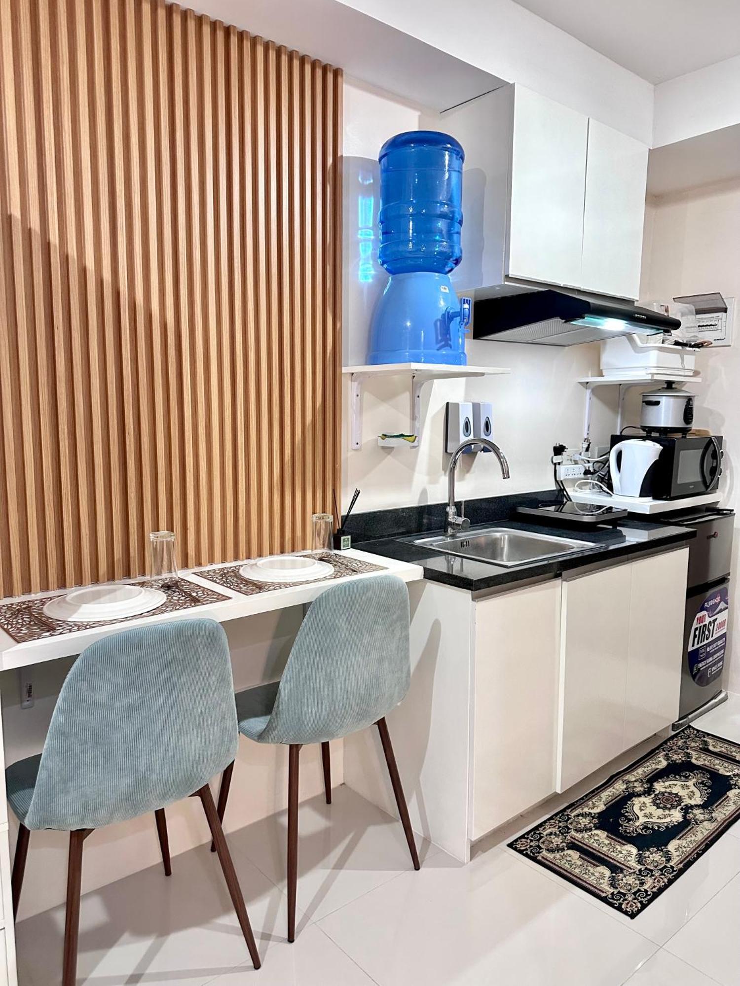 The Persimmon Studios Near Ayala And Sm City Cebu Εξωτερικό φωτογραφία
