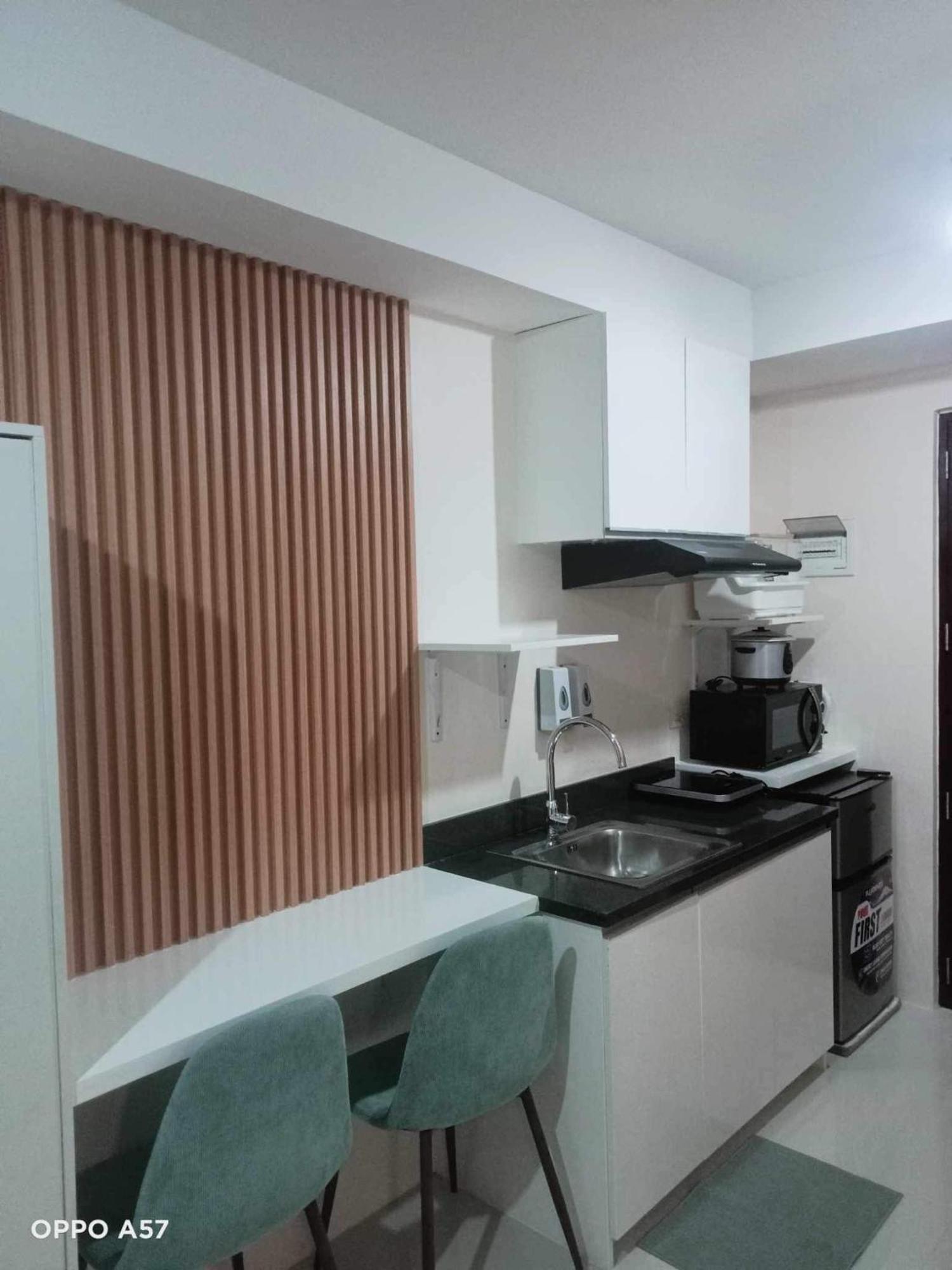 The Persimmon Studios Near Ayala And Sm City Cebu Δωμάτιο φωτογραφία